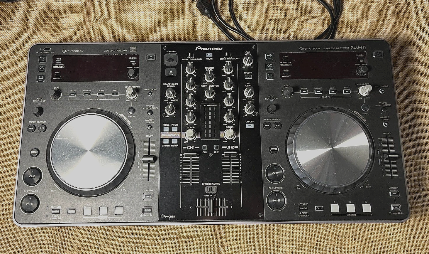 Pioneer XDJ-R1 ワイヤレスDJコントローラー Amazon.com: Pioneer DJ DJ Controller (XDJR1) : Musical
