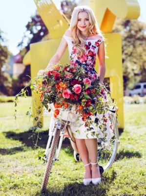 photo 10*15cm 4x6 INCH DOVE CAMERON  (797)