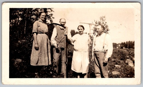 Vtg B&W Snapshot Family Group Farmers Scythe Rake Rural Farm Life Work 1930s