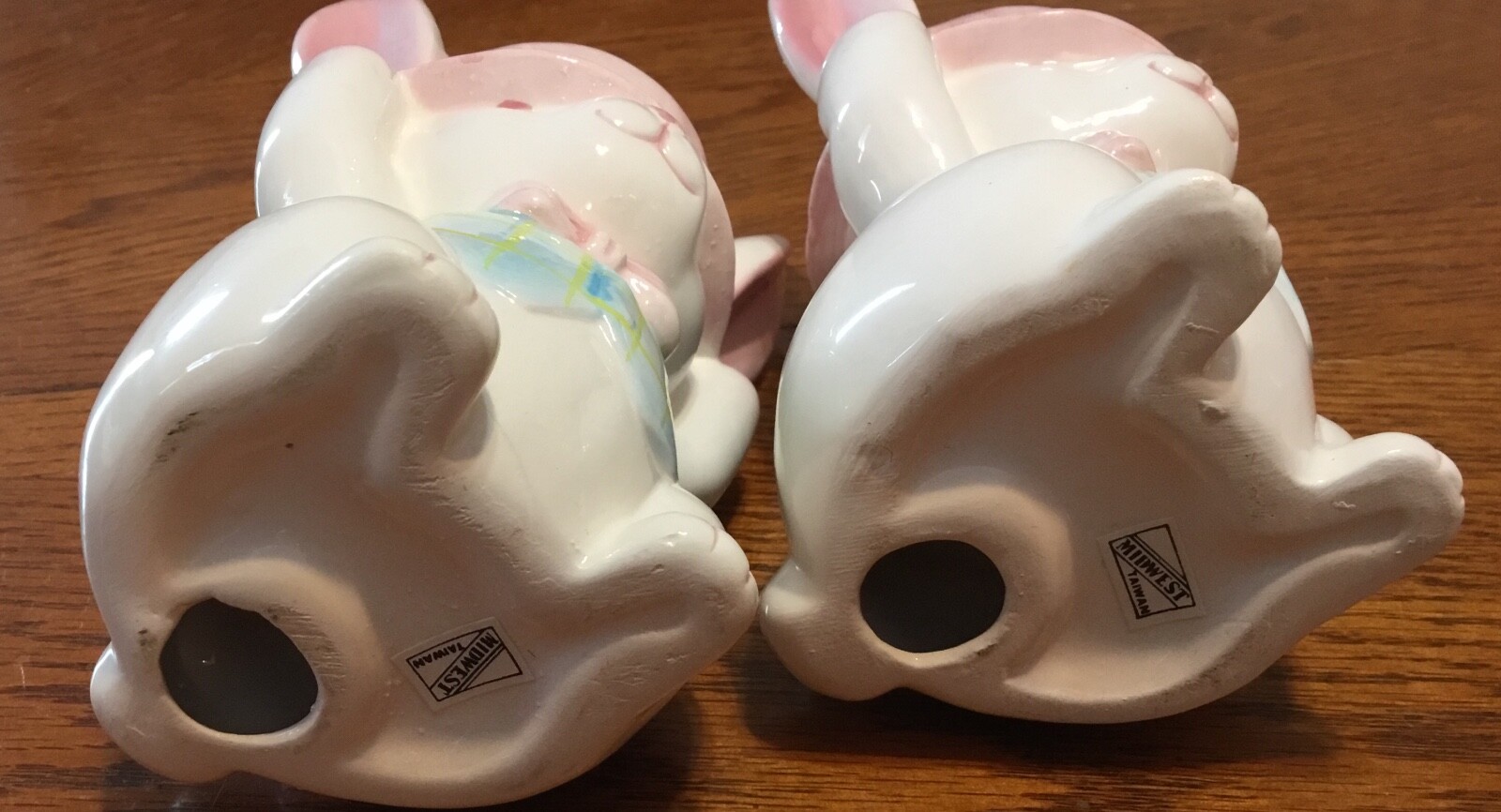2 VINTAGE WHITE EASTER  BUNNY RABBIT EGG CUPS
