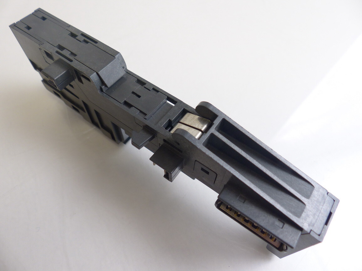 Siemens 6ES7193-4CB30-0AA0 Terminalmodul TM-E15C24-01 E-Stand: 02