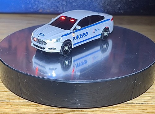 Greenlight 1:64 Custom NYPD White Ford Fusion Slicktop Car