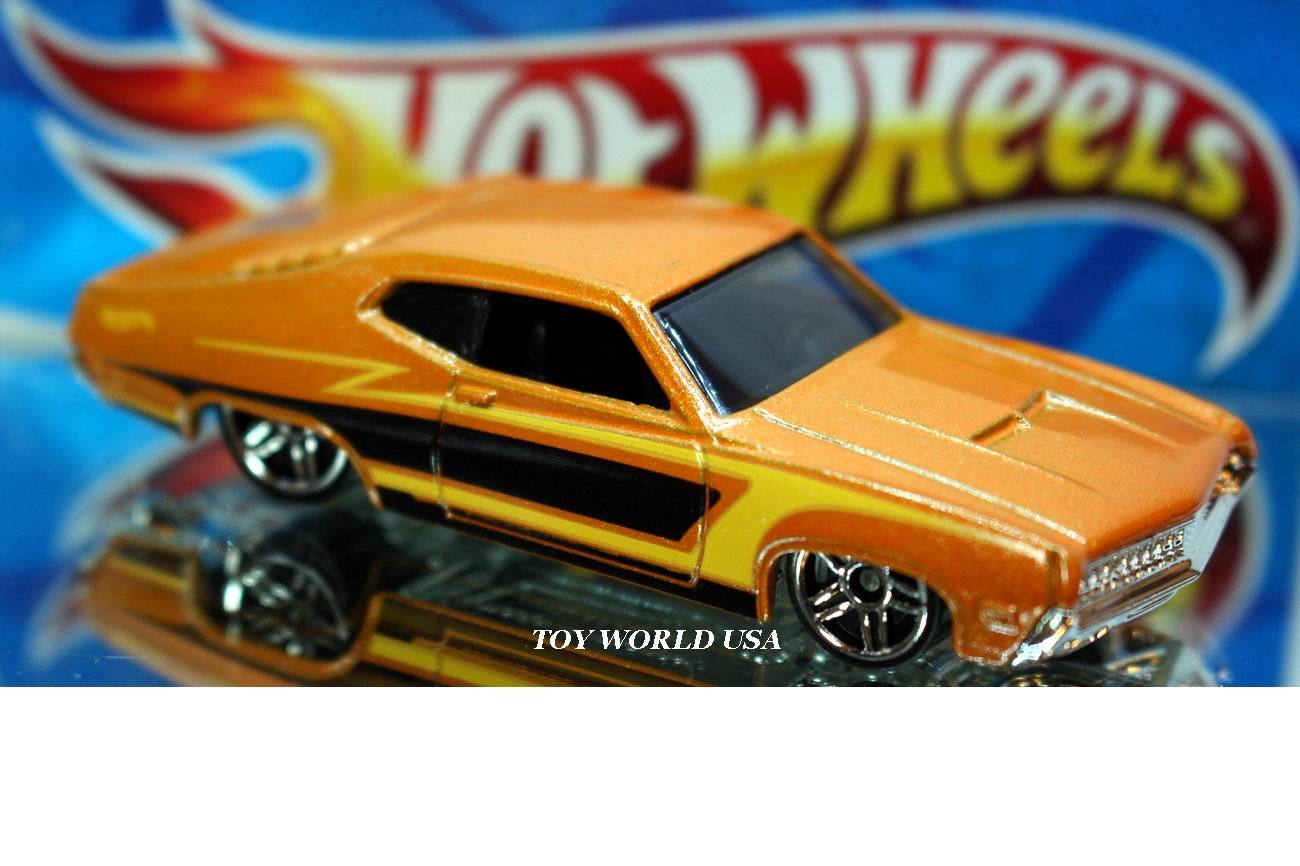 ミニカー Hot Wheels 70 Ford Torino 40th Amazon.com: Hot Wheels - '70 Ford Torino (Blue) - HW Racing