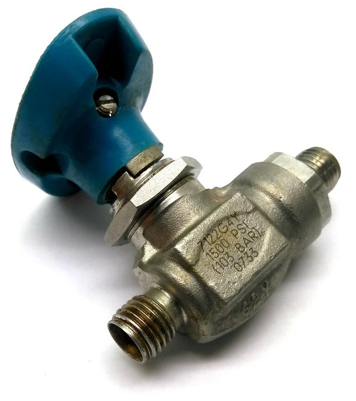 Hoke 7122G4Y Flomite Ball Valve 2-Way Panel Mount 7/16"-20 Connectors 1500psi SS