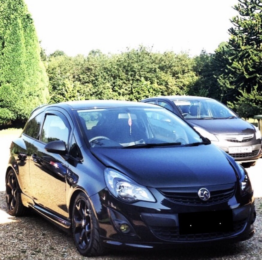 Автомобиль black edition