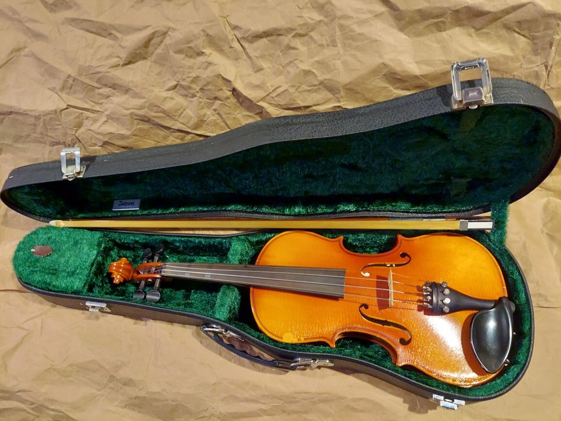 美品 スズキ バイオリン No.220 1/16 ANNO 1979 ケース付 美品 スズキ バイオリン No.220 1/16 ANNO 1979 ケース付 Suzuki