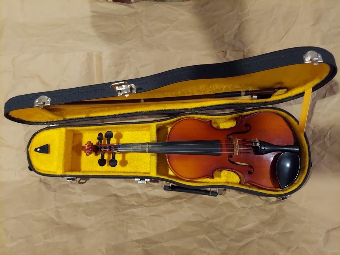 Suzuki No. 220 size 1/4 Violin, Japan 1977, Good Condition Suzuki No. 220 size 1/4 Violin, Japan 1977, Good Condition
