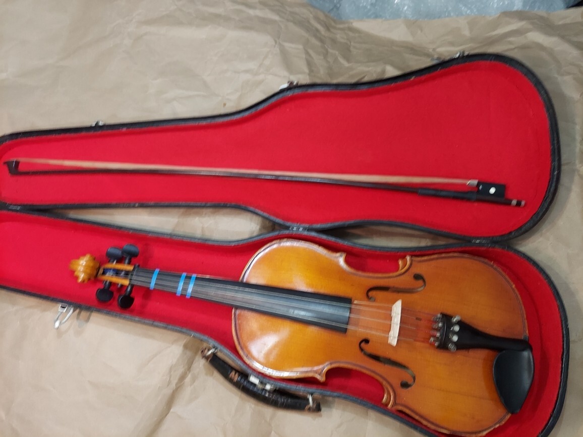 Vintage Erich R Pfretzschner 4/4 violin, Germany, with