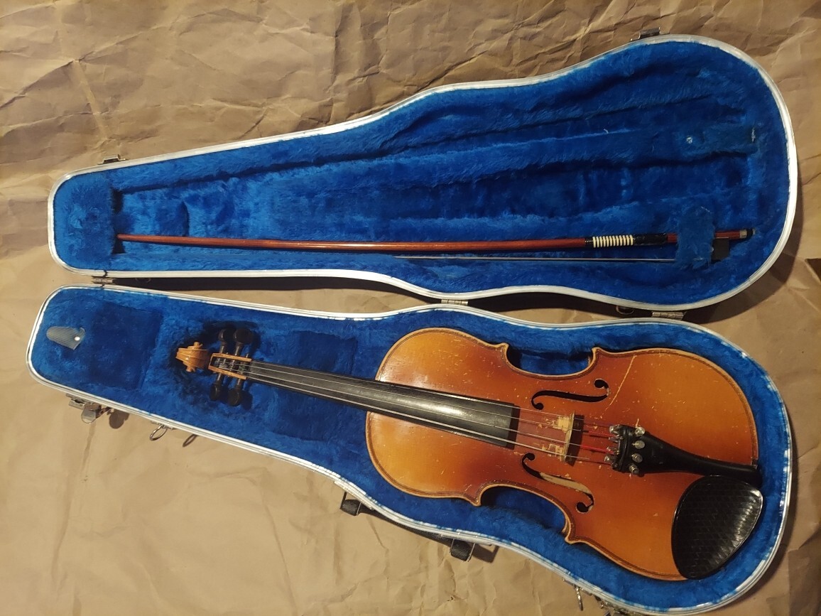 Antonio Stradivarius Copy size 3/4 violin. Germany. Very