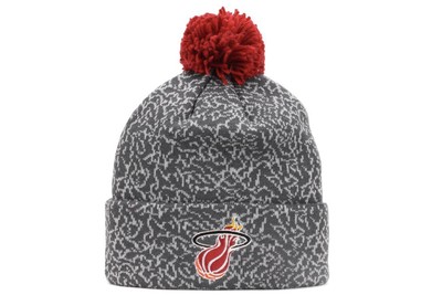 

Вязаная шапка Mitchell - Ness Miami Heat NBA с узором «трещины» и манжетами с помпоном —, Grey/red
