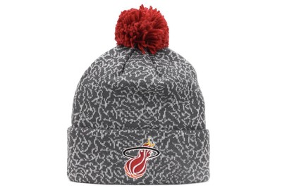 Вязаная шапка Mitchell & Ness Miami Heat NBA с узором «трещины» и манжетами с помпоном — OSFA