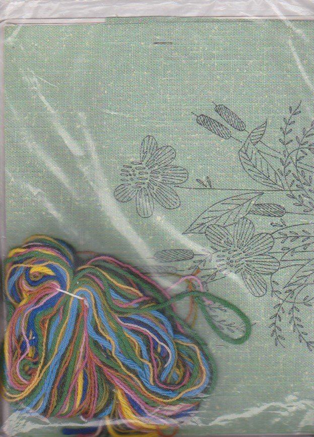Kugel-Vogart Crewel Creative Stitchery Kit  BLUE FLOWERS & CATTAILS  641B Orig.