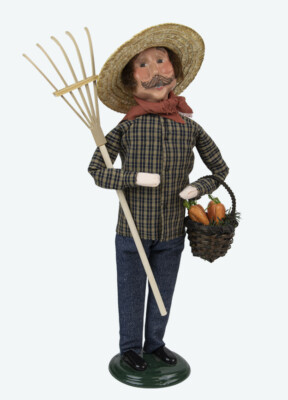 2022 Byers Choice Mid Year Fall Man w/Rake & Carrots Perfect Autumn Caroler!