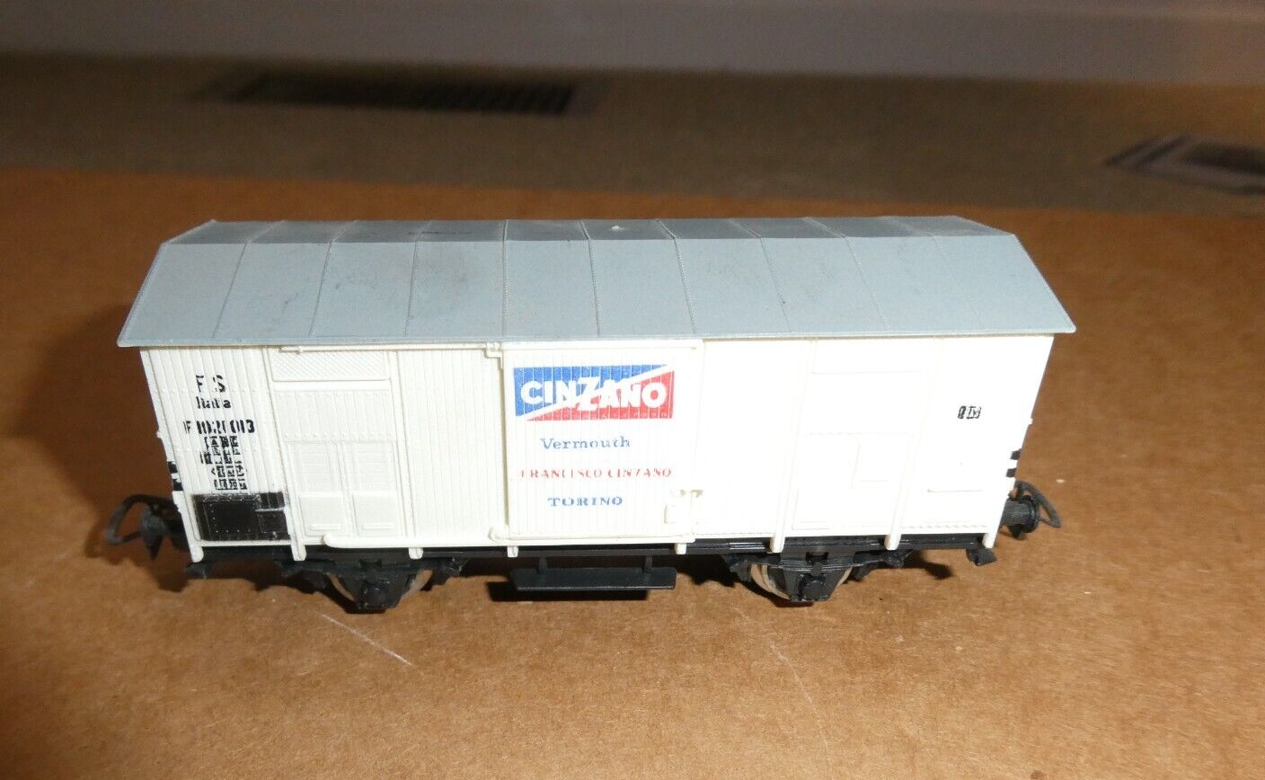 Vintage HO Scale Piko Cinzano Vermouth Freight Car 4