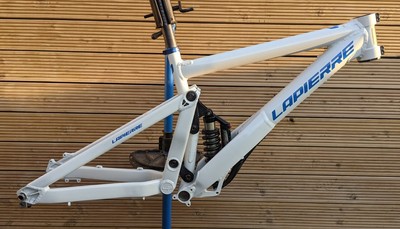 Restored Lapierre DH230 frame 17" Pearl White 26" Manitou shock DH720 DH920