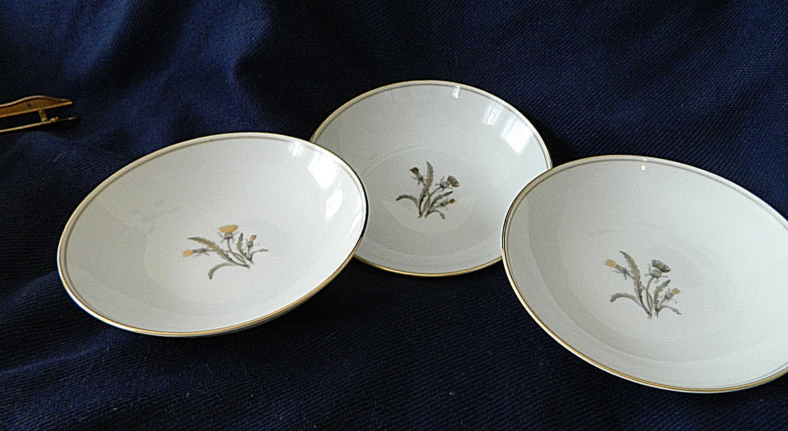 Lynne by Noritake   3 coupe bowls