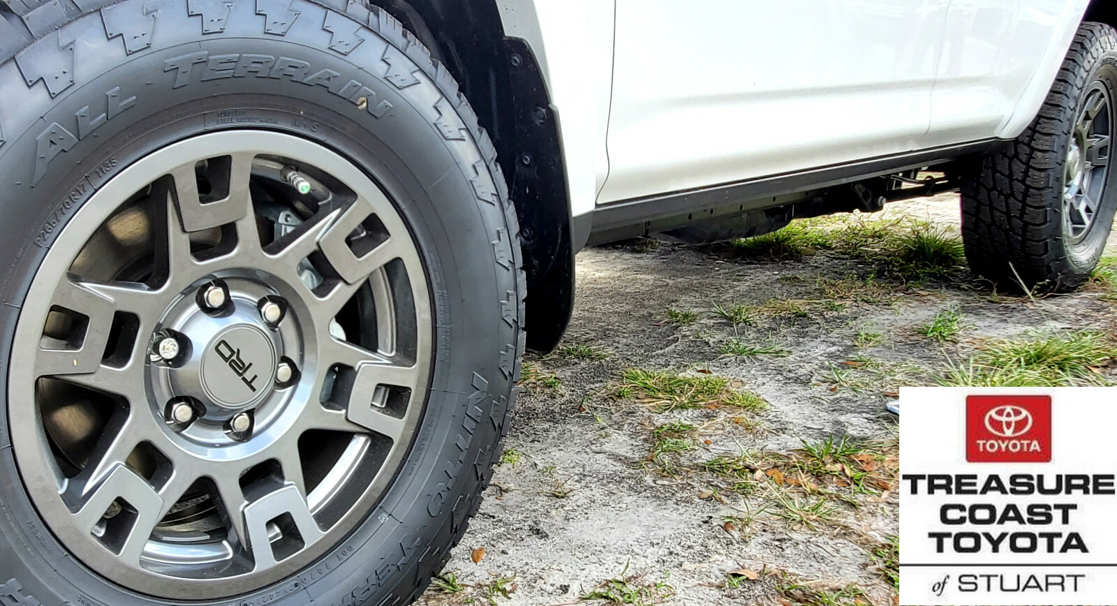 2/2[新品] TOYOTA TRD 純正 R17 6x139.7 NEW OEM TOYOTA MATTE GRAY TRD ALUMINUM 17 INCH WHEEL 1 PIECE