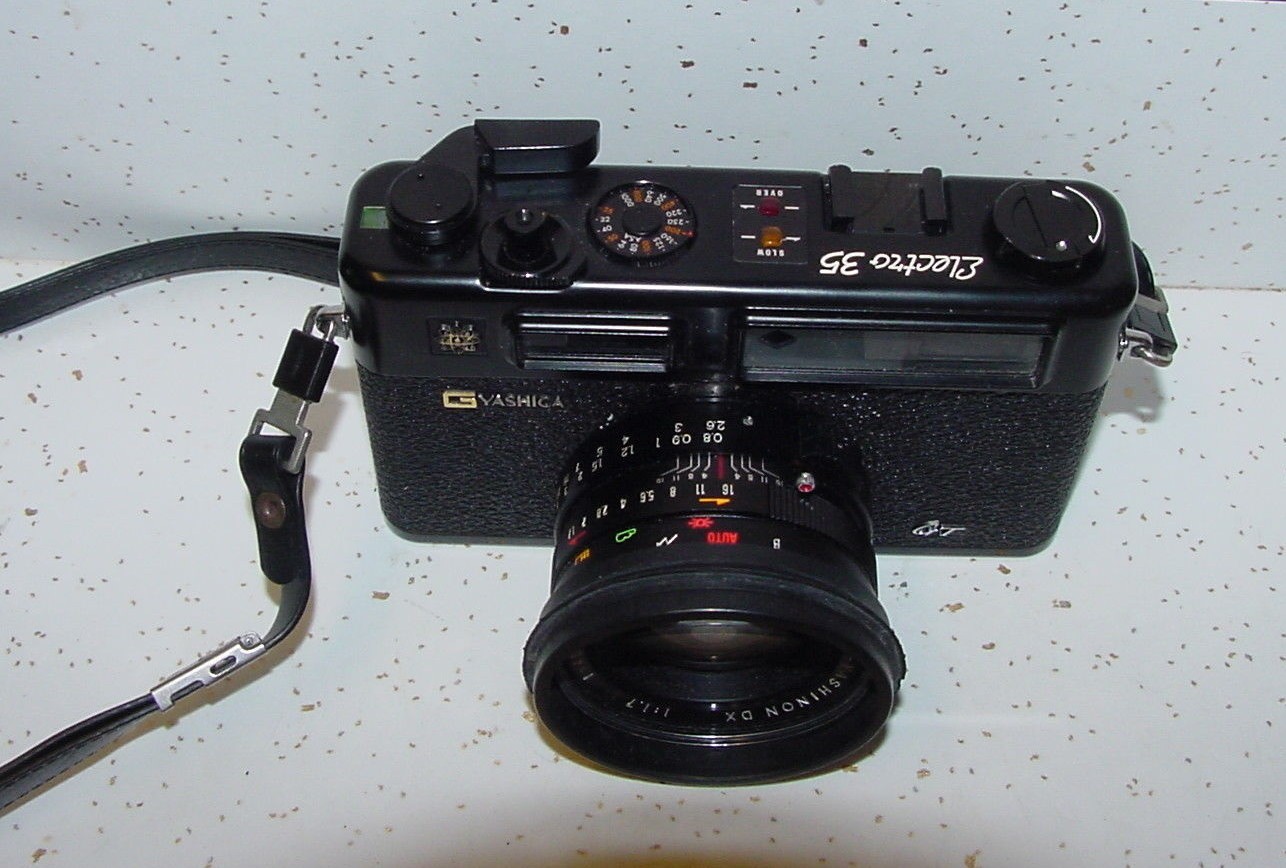 YASHICA ELECTRO 35 FILM CAMERA PARTS REPAIR COLOR YASHINON DX 1:1.7 F=45mm LENS