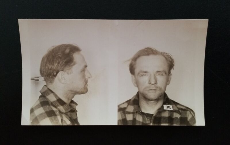 1943 Westfield Police Dept Detective Bureau ARREST PHOTO ~ Massachusetts Drunk
