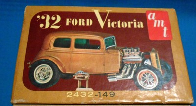 AMT 32 FORD Trophy Victoria  #2432 NICE 1/25 Scale 3 n 1 Kit-Model Car Swap Meet