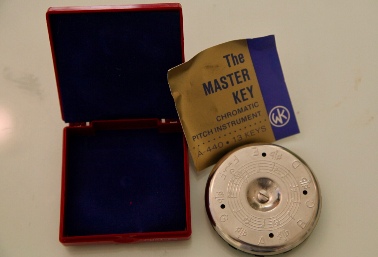 Vintage The Master Key Chromatic Pitch Instrument A-440 13 Keys Tuner Kratt USA