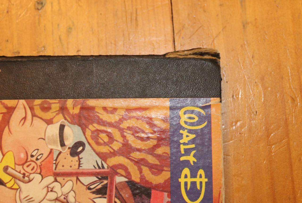 VINTAGE WALT DISNEY'S THREE LITTLE PIGS 45 2 RECORD SET & STORY BOOK