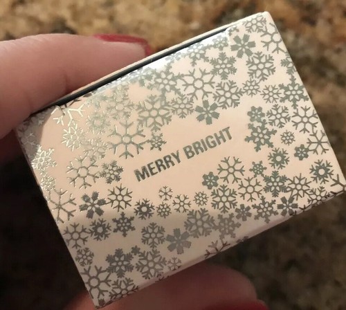 NIB! Kylie Cosmetics “Merry Bright” Ultra Snow Loose Powder Highlight