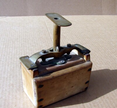 Details about / Bear Bank with Wood-like Appearance-Functional Bank Circa 4/" Wide x 6/" Tall