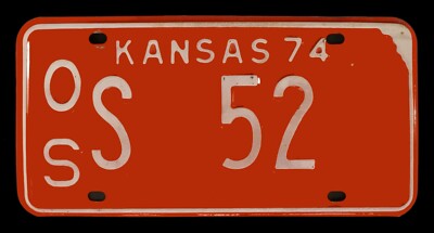 LOW NUMBER 1974 KANSAS AUTO PASSENGER LICENSE PLATE '' OS S 52 '' KS 74