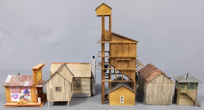 HO Scale Wooden Houses & Buildings - Assembled [5]