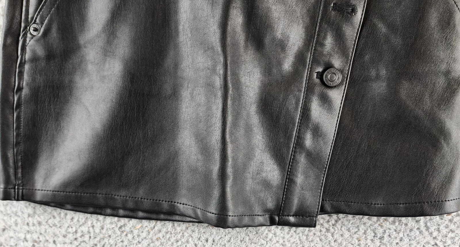 Free People Wynne Vegan Skirt Women's 25 Black Asymmetric Zip/Button Closure - Picture 3 of 13