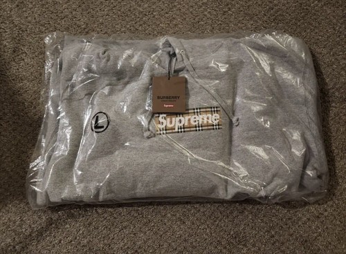 ★22SS WEEK3★Supreme Burberry Box Logo Hooded Sweatshirt Supreme Burberry Box Logo Hooded Sweatshirt (SS22) - $198