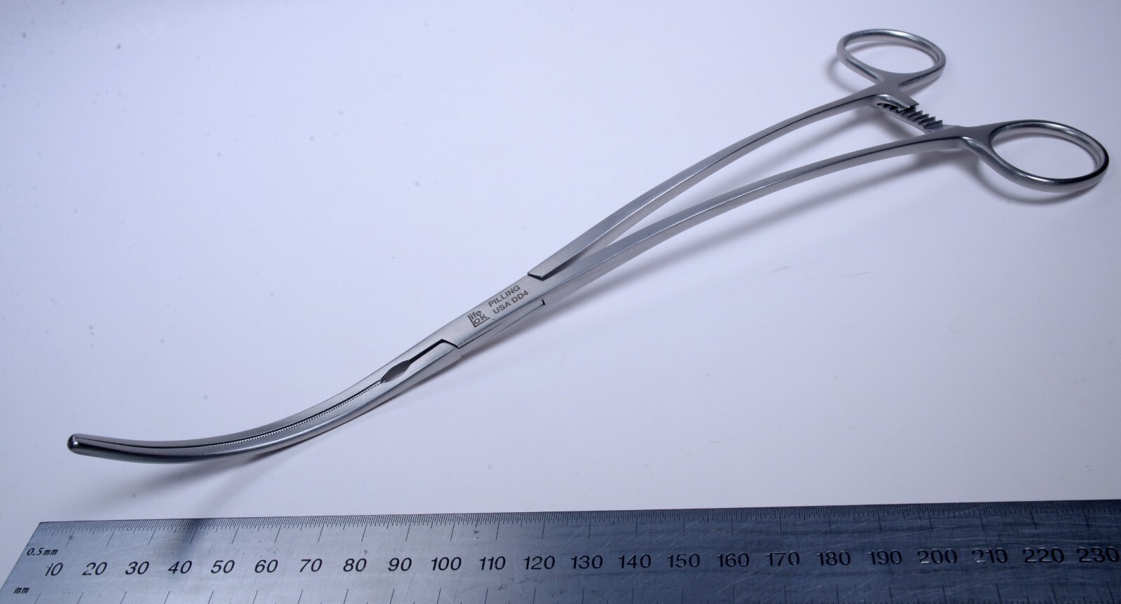 Pilling #35-3632 DeBakey Clamp Forceps 10½