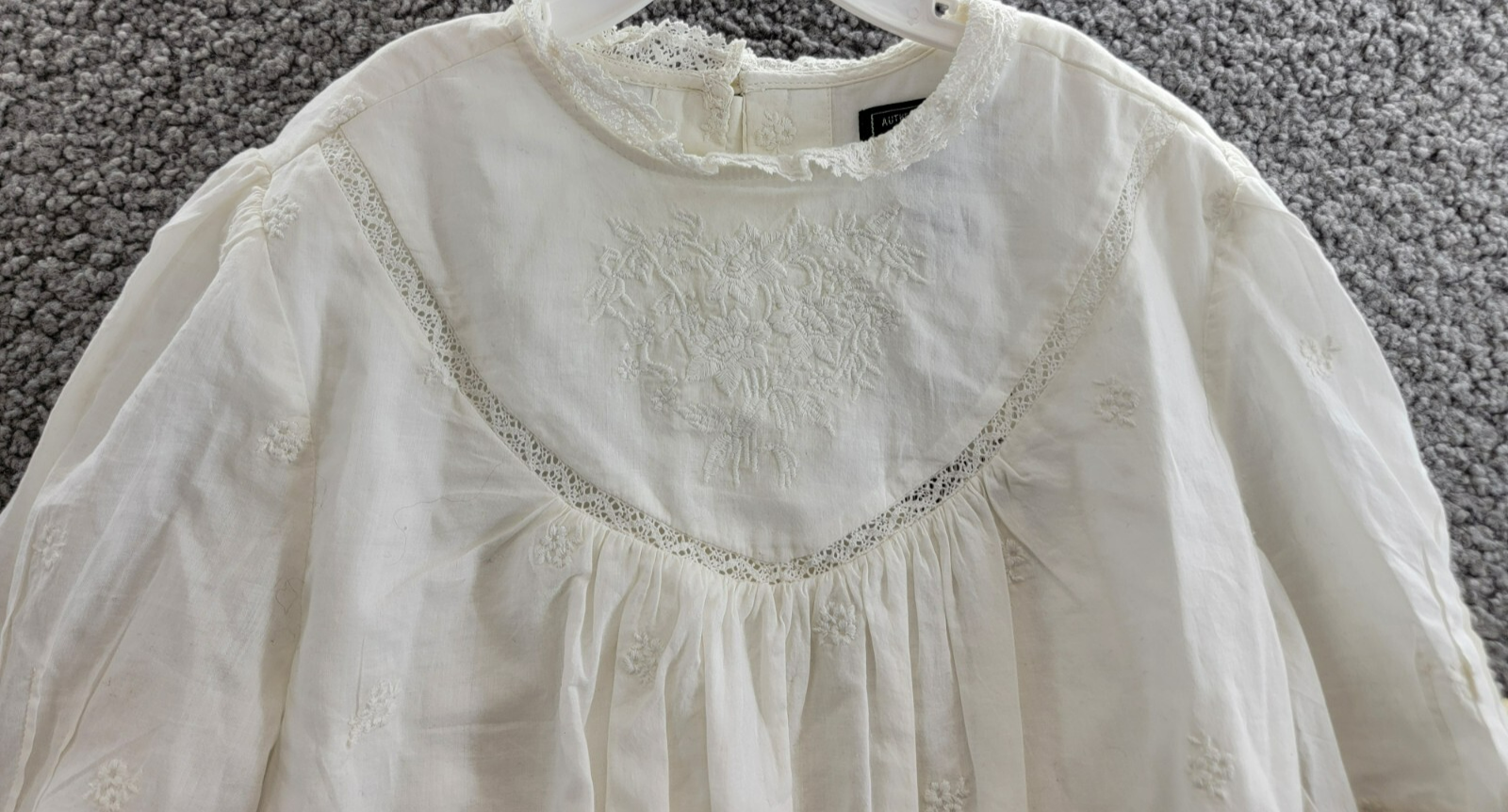Ralph Lauren Embroidered Voile Top Girls' 12 White Collared Ruffled Button Back - Picture 3 of 19