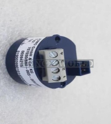 1PCS JUMO temperature transmitter 707030/880-003-005/000 00394215 New