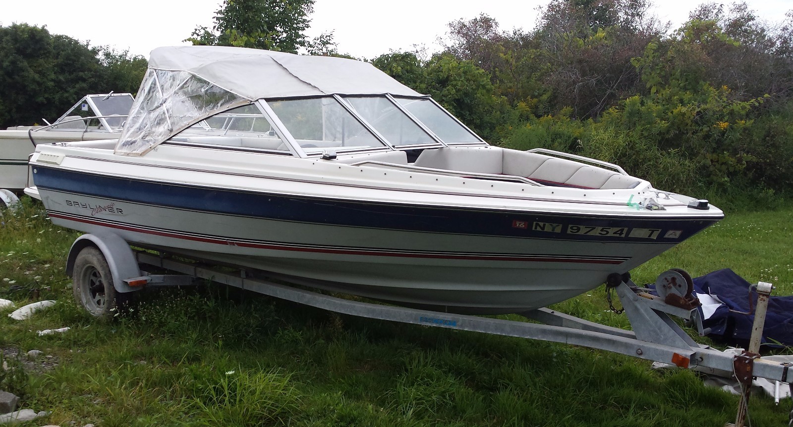1992 Bayliner 19' Bowrider & Trailer - New York