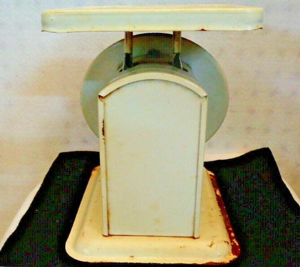 Vintage American Family Scale.  Cream Color  Co. Established in 1928  6