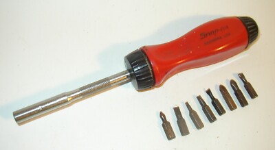 Snap-On Tools Ratcheting Screwdriver W/ 8 Bits Red Handle Magnetic SSDMR4A USA