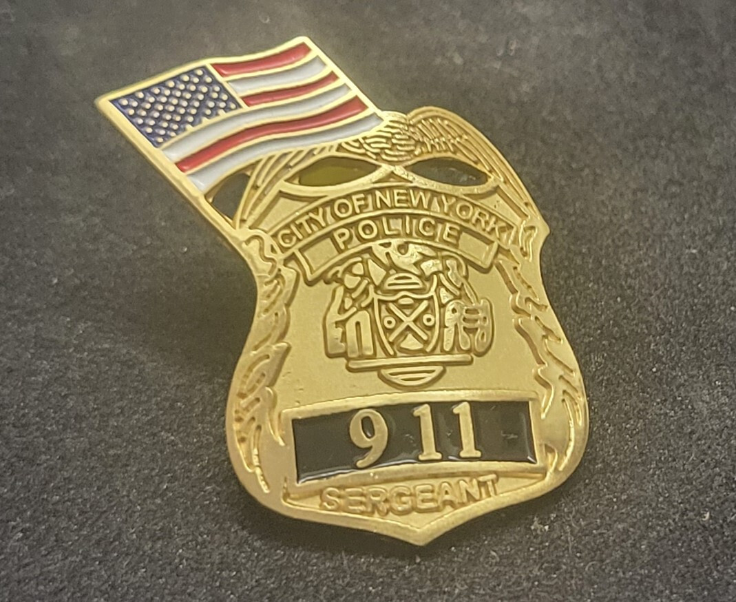【希少】NYPD /SARGEANT（巡査部長）/徽章/帽章 /ホルダー付き $_57.JPG?set_id=880000500F