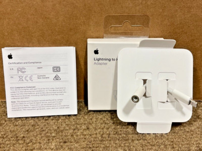 Apple Lightning to 3.5mm Headphone Jack Adapter    ️    ️ NEW!!    ️    ️