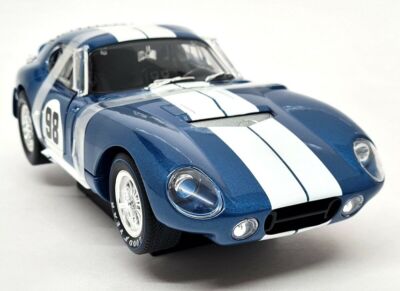 SHELBY COBRA DAYTONA COUPE 1965 1／１８ Amazon.com: Shelby Collectibles 1965 Shelby Cobra Daytona