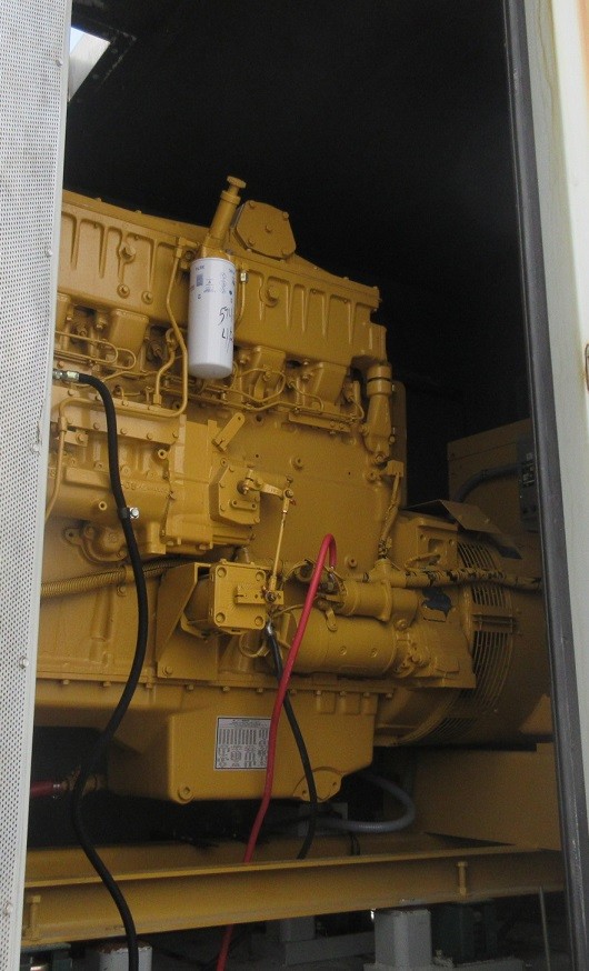 350 kw Caterpillar Diesel Generator / CAT Genset - Load Bank Tested