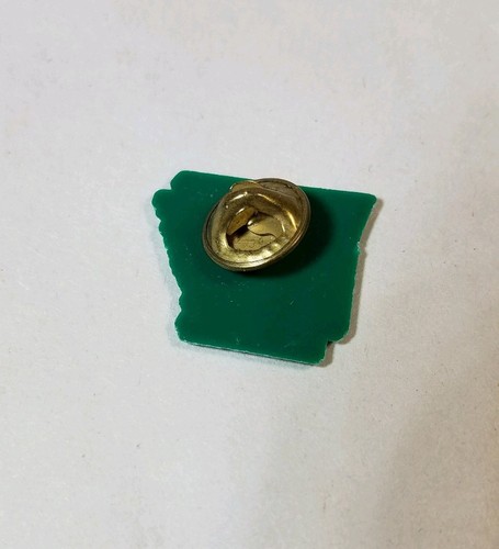 ARKANSAS THE NATURAL STATE PLASTIC LAPEL PIN STATE TRAVEL SOUVENIR