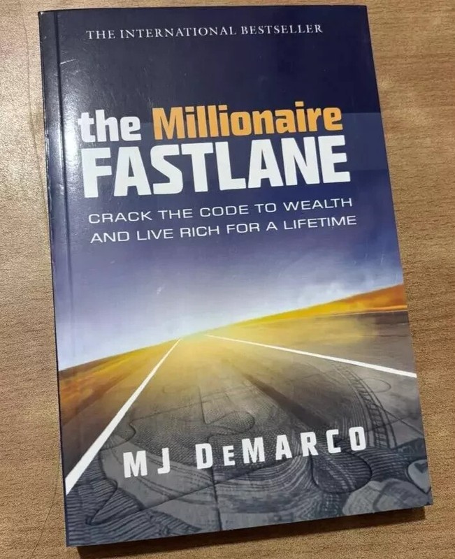 The Millionaire Fastlane: Crack the Code to Wealth, Paperback