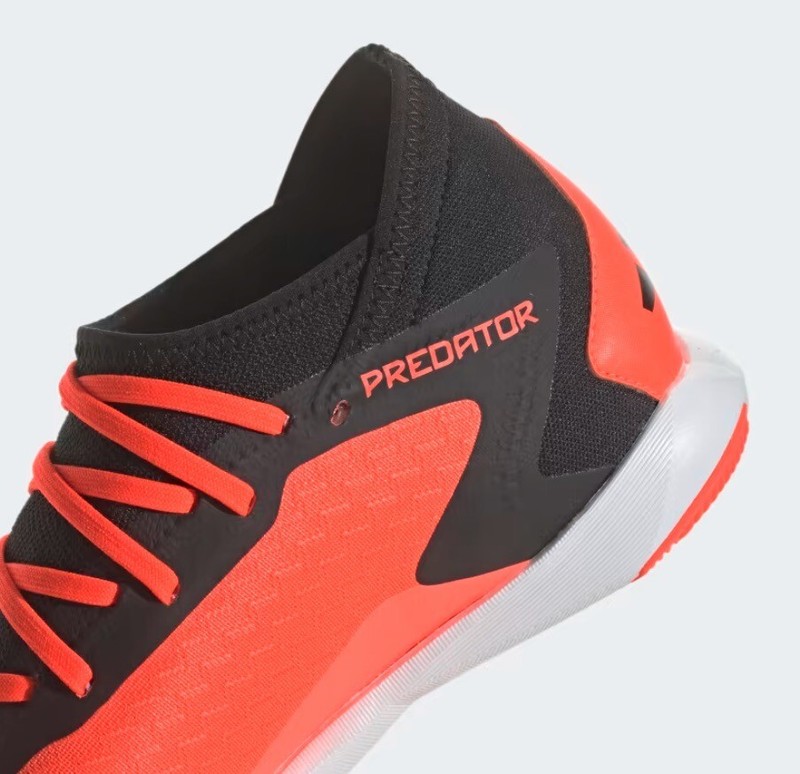 adidas Predator サッカーシューズ シルバー/マルーン adidas Predator サッカーシューズ シルバー/マルーン