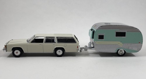 Greenlight 1984 Ford LTD Crown Victoria Wagon w/58 Catolac Deville Travel Traile