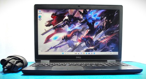 Dell Latitude 5590 15.6" HD Core i7-8650U 1.9GB 16GB 256GB SSD Windows 11 Pro+PA
