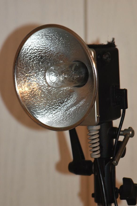 Norman 400B flash unit- working in very good condition (includes fasteners)