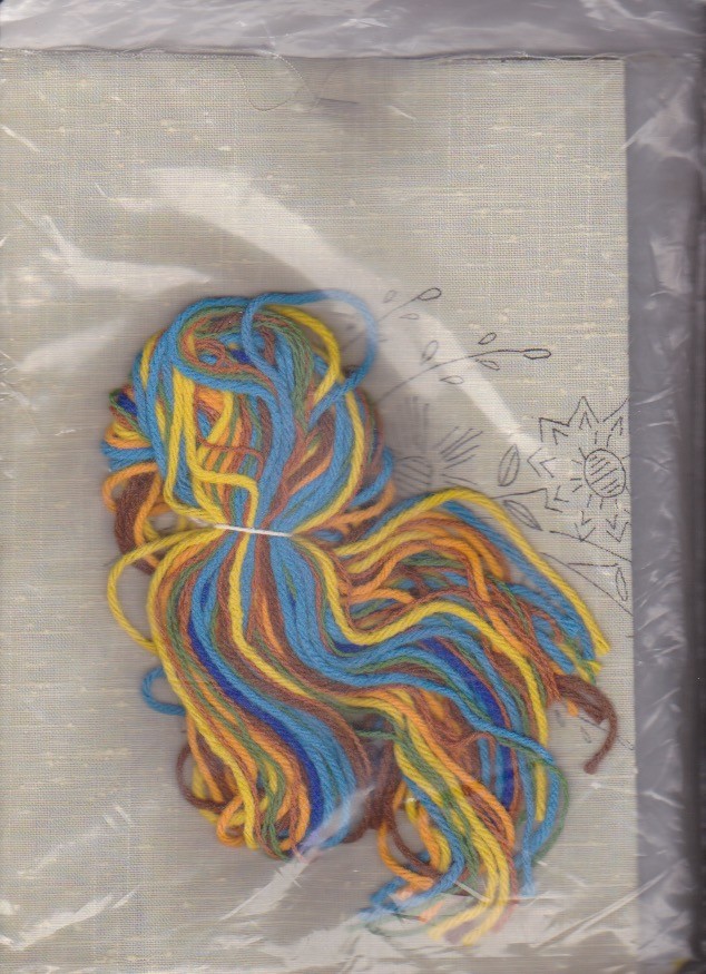 Kugel-Vogart Crewel Creative Stitchery Kit  COUNTRY FLOWERS  541B  Sealed Orig.