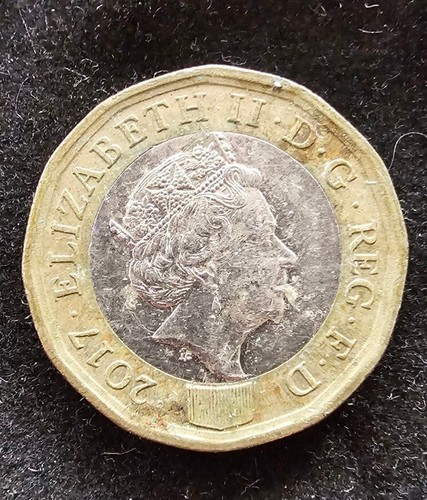 One Pound Elizabeth II Original Nations of the Crown First